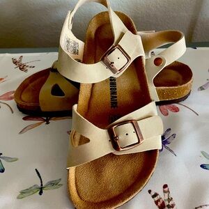 Cushionaire cork bed sandal size 8.5